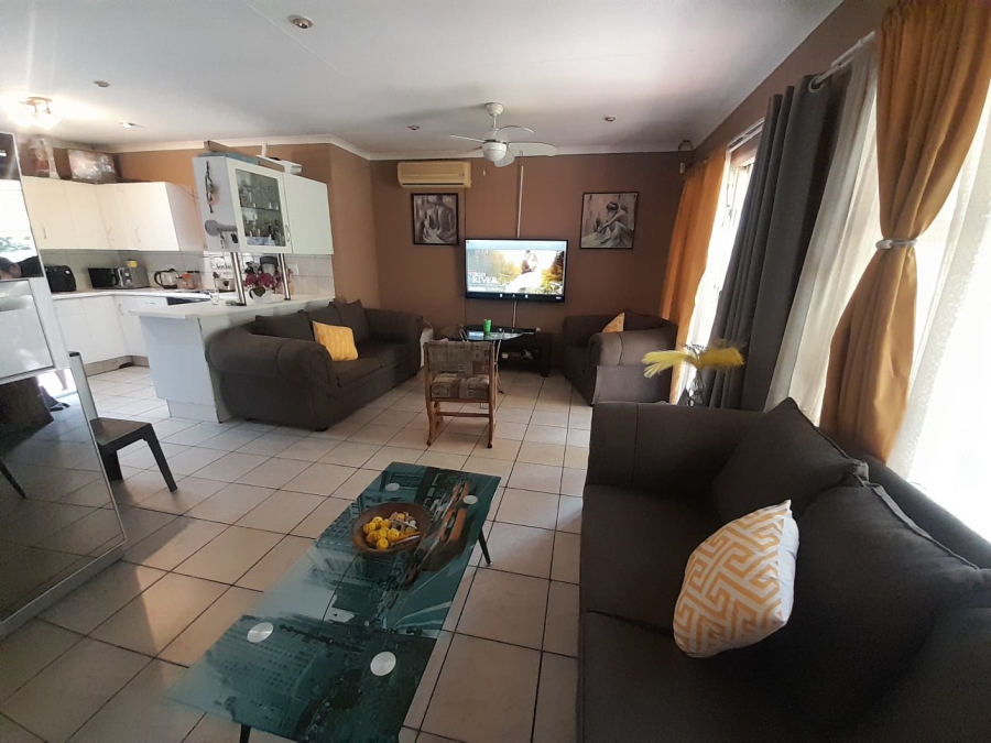 3 Bedroom Property for Sale in Geelhoutpark North West